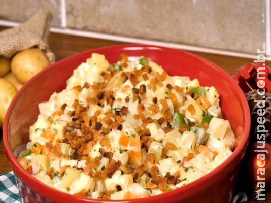 Salada de maionese natalina