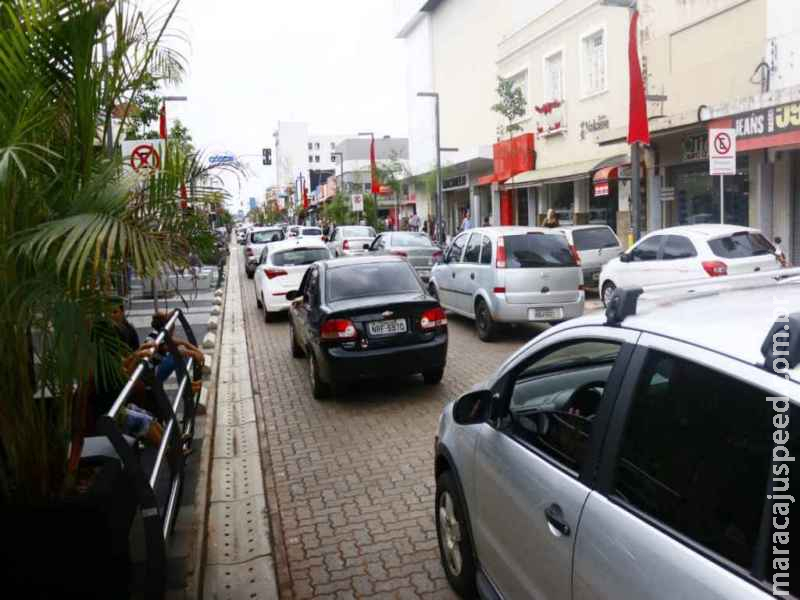 Sem costume de andar, tem cliente ‘estranhando’ conceito da nova 14 de Julho