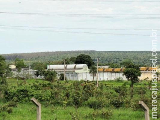 Adolescente é cercado por grupo e esfaqueado durante banho de sol em Unei