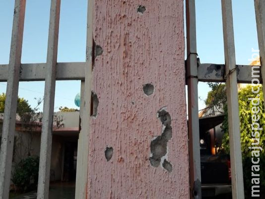 Bandidos fuzilam casa de deputado em Pedro Juan