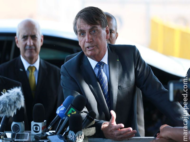 Bolsonaro desiste de dar desconto na conta de energia de igrejas Bolsonaro desiste de dar desconto na conta de energia de igrejas