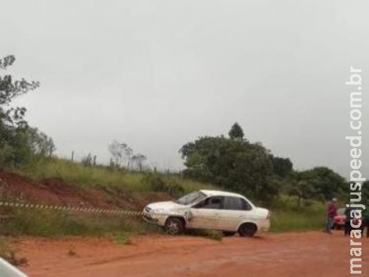 Carro de família capota em estrada vicinal e menino de 12 anos morre