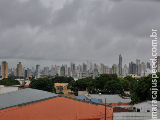 Chuva não dá trégua e quinta-feira será nublada Chuva não dá trégua e quinta-feira será nublada