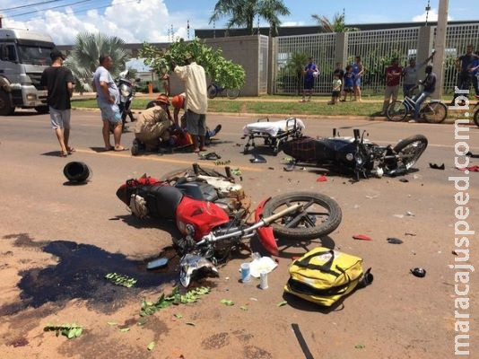 Colisão de frente de motos provoca morte de idoso e deixa homem ferido em MS Colisão de frente de motos provoca morte de idoso e deixa homem ferido em MS