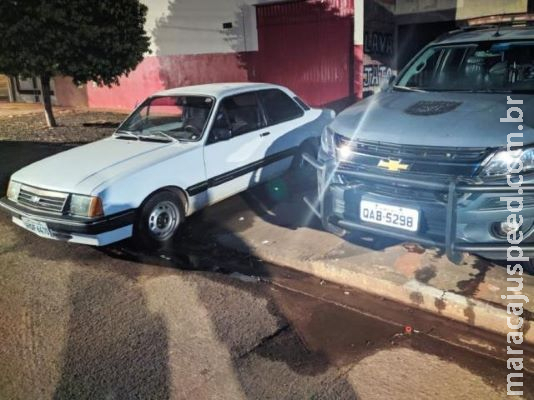 Dupla é presa após agredir motorista de 70 anos e roubar Chevette