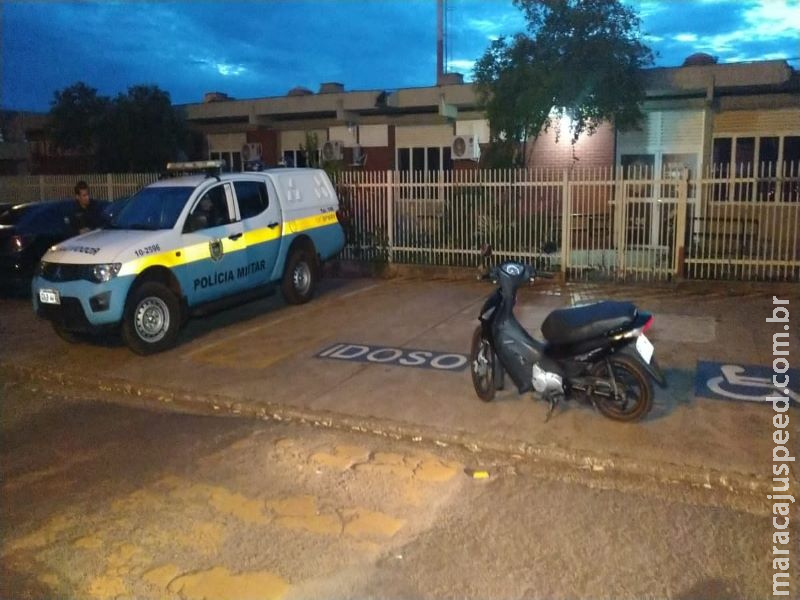Dupla é presa com moto roubada e dinheiro falso em Dourados