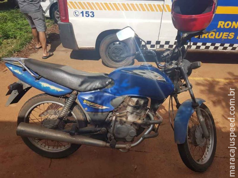 Dupla é presa por guarda de folga após ser flagrada empurrando moto furtada
