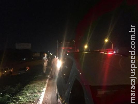 Em surto, mulher sai de motel e morre debaixo de caminhão na Capital