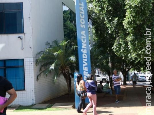 Fila de espera do INSS agrava quadro de miséria e desespero das famílias