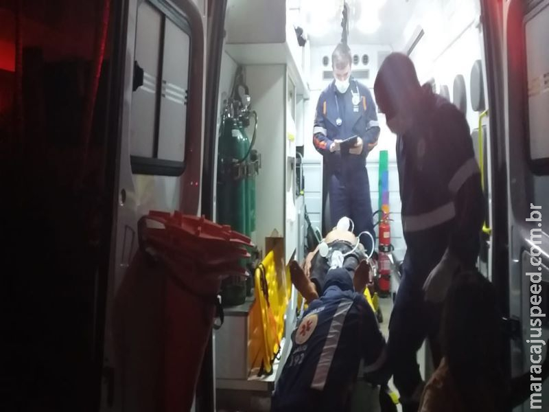 Homem é esfaqueado em Dourados durante bebedeira Homem é esfaqueado em Dourados durante bebedeira