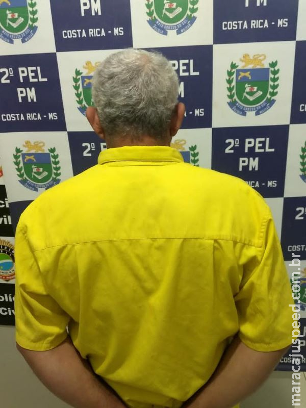 Homem joga álcool na esposa e nos filhos e ameaça queimá-los 