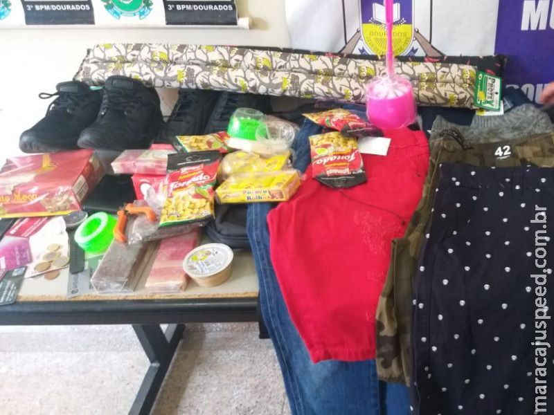 Jovem é preso furtando lojas do shopping em Dourados Jovem é preso furtando lojas do shopping em Dourados