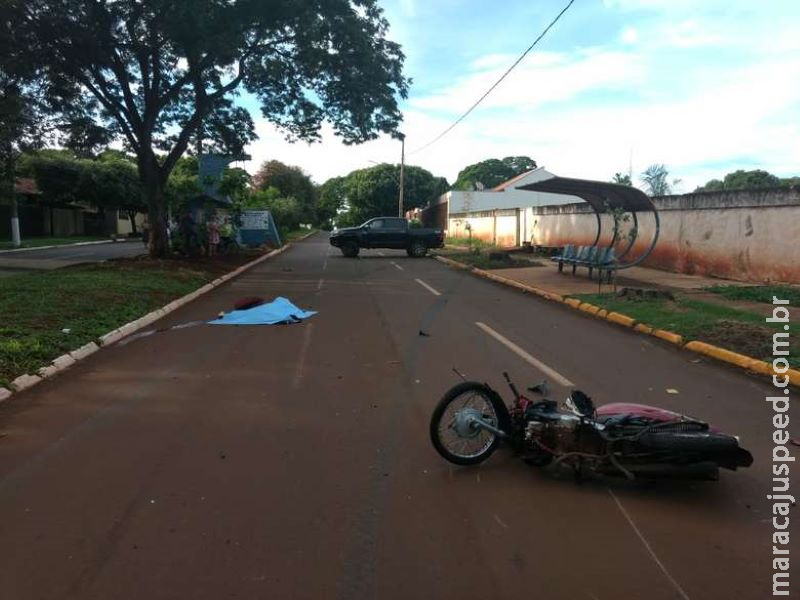 Jovem motociclista morre após ser atingido por caminhonete em cruzamento