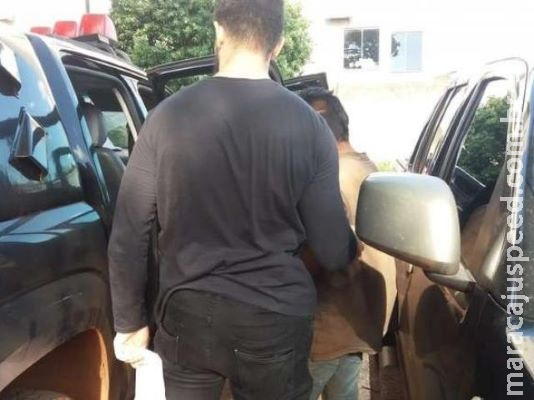 Jovem que estuprou e ateou fogo no corpo da mãe é levado para presídio