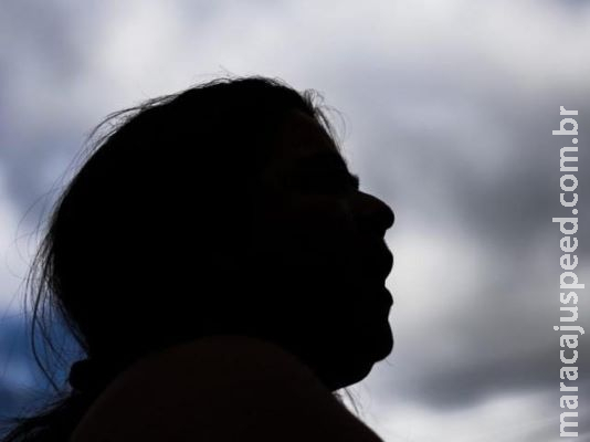 "O Conselho Tutelar que cuide", diz mãe de menina acorrentada pelo pai