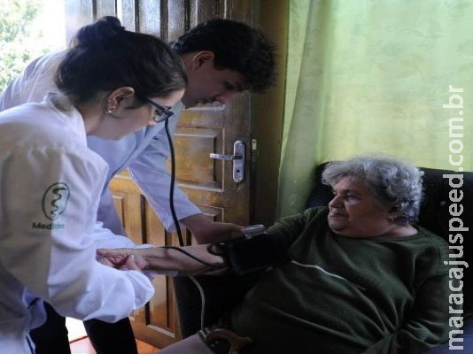 Projeto assegura atendimento domiciliar pelo SUS a pacientes com mobilidade reduzida Projeto assegura atendimento domiciliar pelo SUS a pacientes com mobilidade reduzida