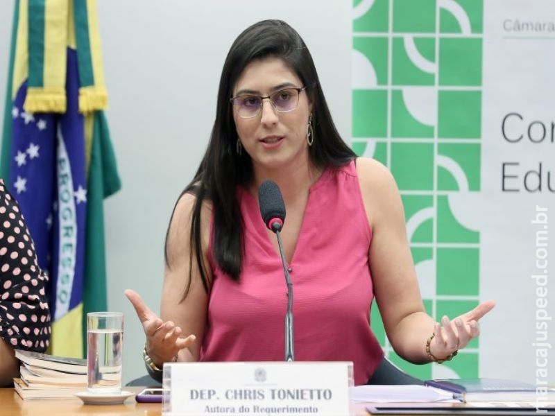 Projeto define instituição comunitária de ensino na Lei de Diretrizes e Bases Projeto define instituição comunitária de ensino na Lei de Diretrizes e Bases