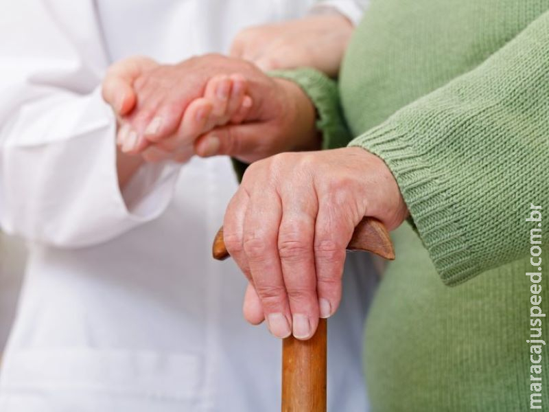 Projeto estabelece prazo para perícia médica domiciliar do INSS em idoso doente