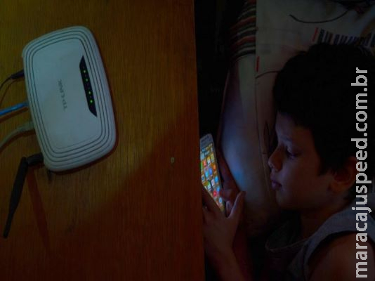 Projeto torna crime usar a internet para induzir alguém a automutilação Projeto torna crime usar a internet para induzir alguém a automutilação