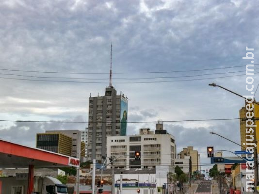 Quinta-feira será de tempo nublado e pancadas de chuva em áreas isoladas