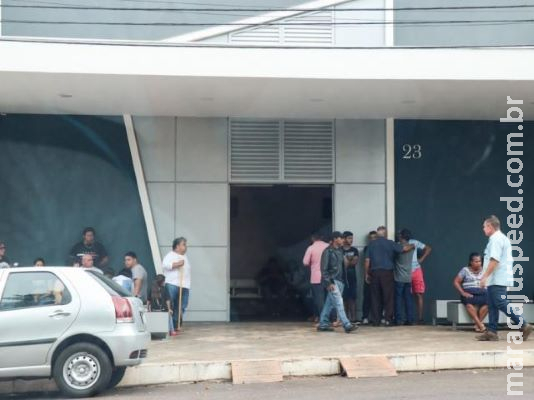 Antes de morrer por dengue, menino passou 3 vezes por posto, reclama mãe