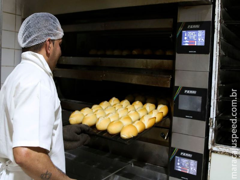 Dispensa de alvará beneficiará 10,3 milhões de empresas de baixo risco Dispensa de alvará beneficiará 10,3 milhões de empresas de baixo risco