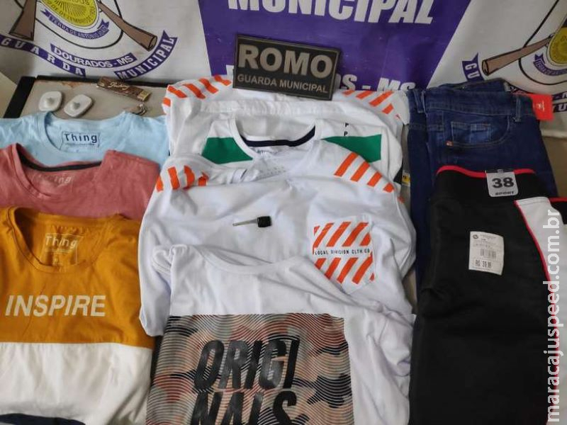 Flagrados furtando roupas, menores são apreendidos e liberados Flagrados furtando roupas, menores são apreendidos e liberados