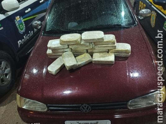 Homem foragido é preso com 20 kg de cocaína e diz que estava levando droga para capital de MS Homem foragido é preso com 20 kg de cocaína e diz que estava levando droga para capital de MS