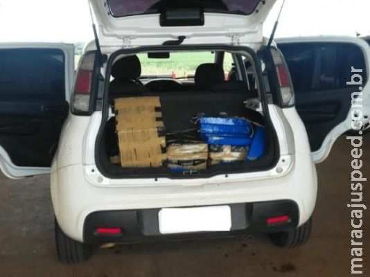 Jovens são perseguidos e flagrados com 330 quilos de maconha Jovens são perseguidos e flagrados com 330 quilos de maconha