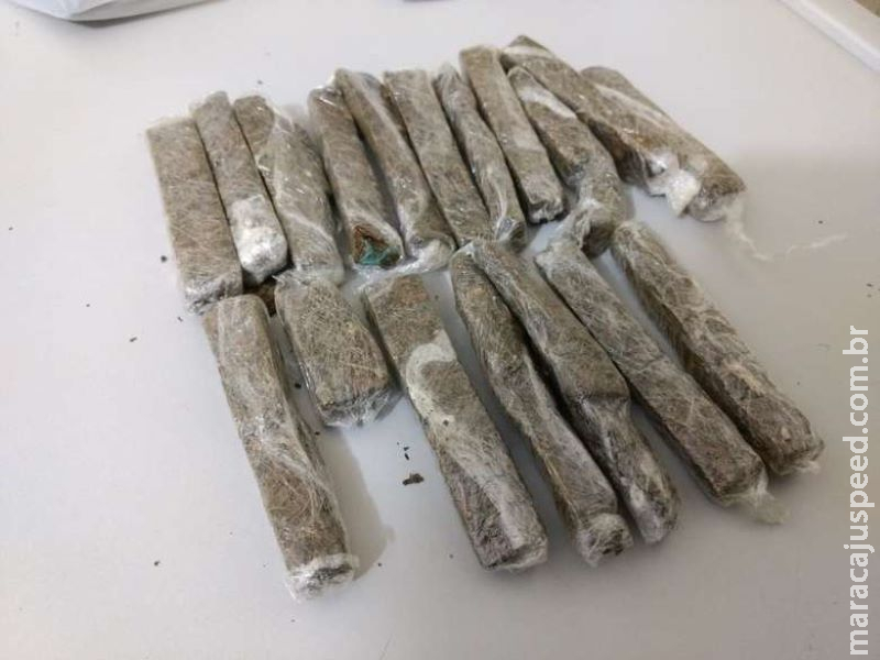 Menor é liberado após ser flagrado vendendo maconha a adolescente no Harrison Menor é liberado após ser flagrado vendendo maconha a adolescente no Harrison