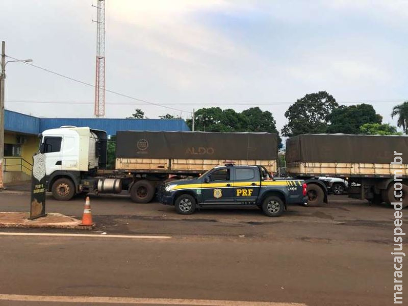 Motorista foge após ‘jogar’ carreta com 40 mil pacotes de cigarros contra policiais Motorista foge após ‘jogar’ carreta com 40 mil pacotes de cigarros contra policiais