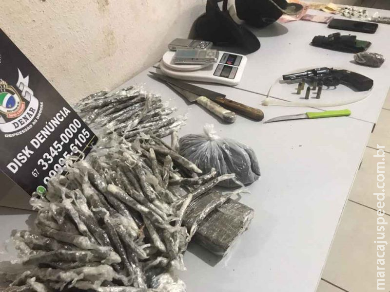 Polícia fecha boca de fumo no Aero Rancho e prendeu dois traficantes Polícia fecha boca de fumo no Aero Rancho e prendeu dois traficantes