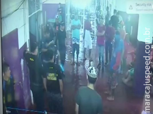 Presos do PCC construíram túnel em uma semana e fugiram em 3 horas Presos do PCC construíram túnel em uma semana e fugiram em 3 horas