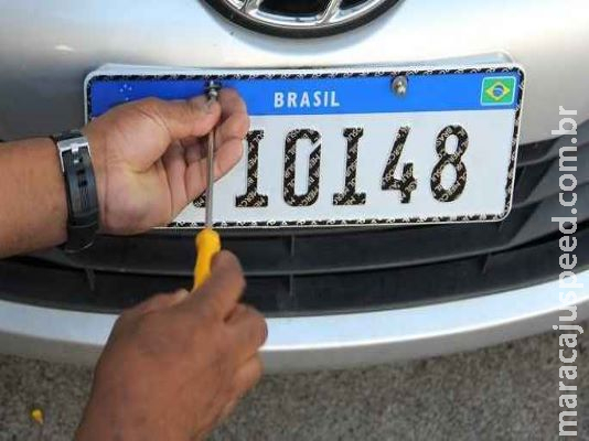 Pressionada, empresa reduz valor da placa do Mercosul para R$ 129 em MS Pressionada, empresa reduz valor da placa do Mercosul para R$ 129 em MS