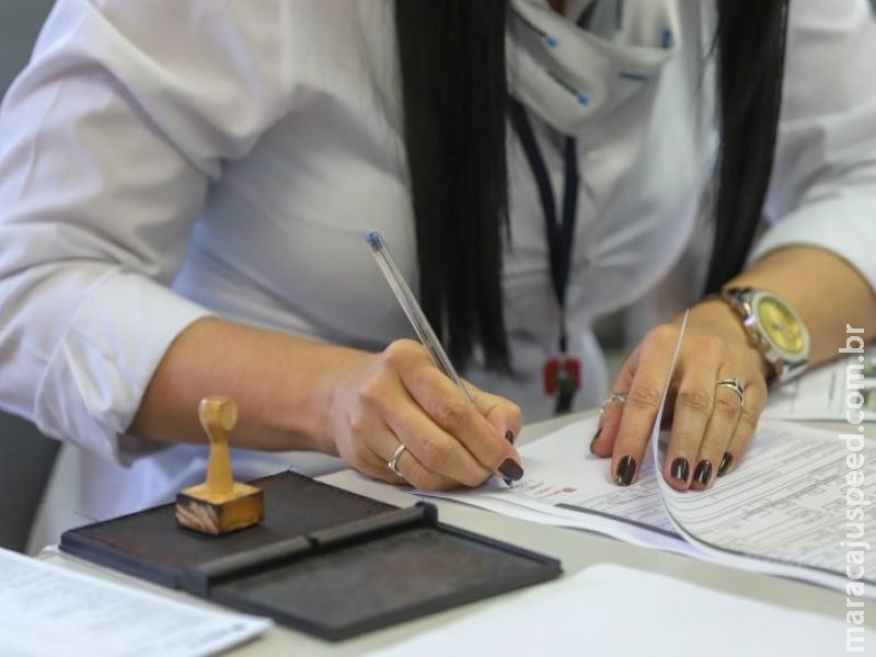 Projeto obriga administração pública a usar linguagem simples Projeto obriga administração pública a usar linguagem simples
