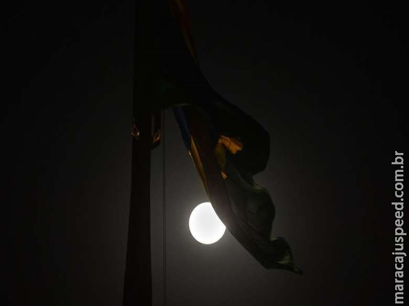 "Superlua" poderá ser vista amanhã