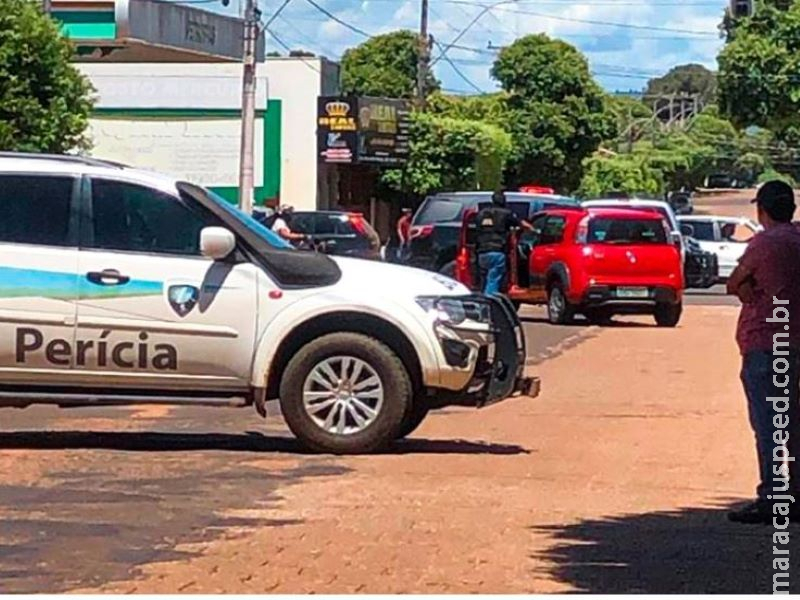 Suspeito tenta fugir e colide em viatura da Polícia Civil no Centro de Aquidauana