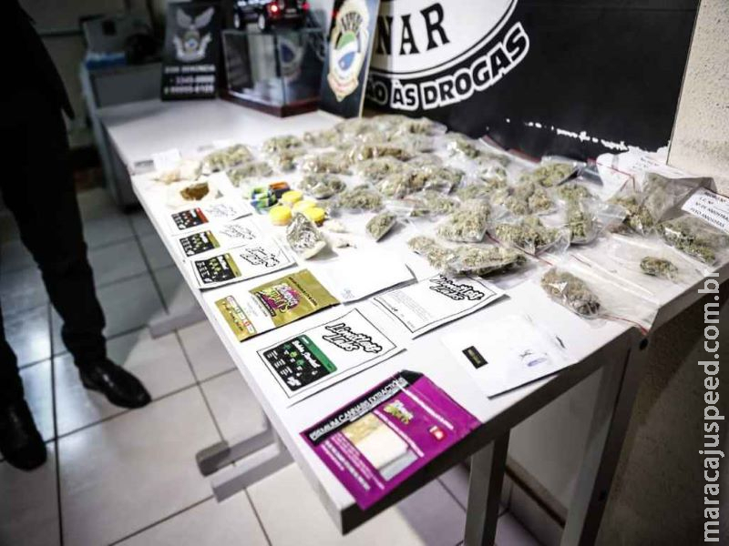 Usuário tinha saído da novena quando foi flagrado comprando R$ 1 mil em maconha Usuário tinha saído da novena quando foi flagrado comprando R$ 1 mil em maconha
