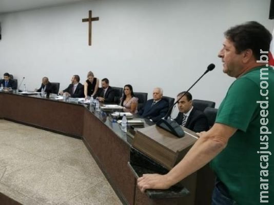 Voltando da fronteira no fusca azul, secretário é preso por embriaguez