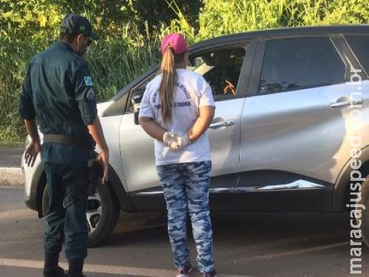 Barreiras são montadas para proibir entrada de turistas em Bonito