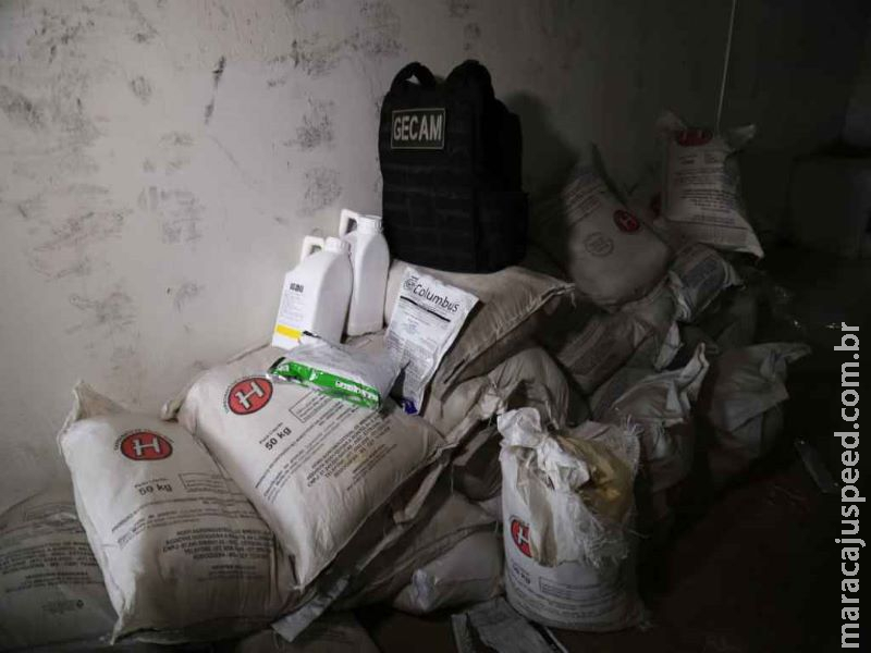 Descoberto depósito onde contrabandistas escondiam agrotóxicos em sacos de cal Descoberto depósito onde contrabandistas escondiam agrotóxicos em sacos de cal