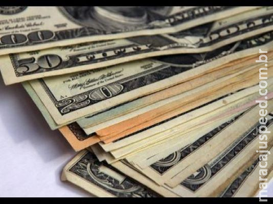 Dólar impede recuperação de vendas de carro importado Dólar impede recuperação de vendas de carro importado