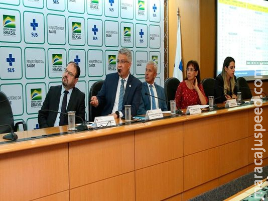 Idosos serão os primeiros a receber vacina contra gripe Idosos serão os primeiros a receber vacina contra gripe