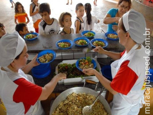 Merenda escolar está sendo distribuída mesmo com a suspensão das aulas Merenda escolar está sendo distribuída mesmo com a suspensão das aulas