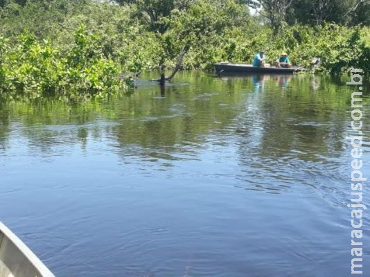 Mergulhadores resgatam homem que caiu do cavalo e morreu no Rio Paraguai Mergulhadores resgatam homem que caiu do cavalo e morreu no Rio Paraguai