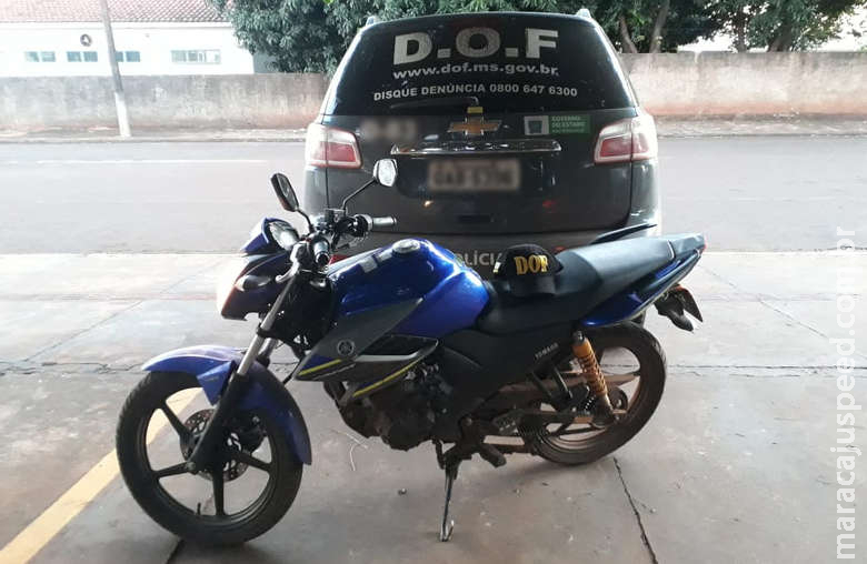 Motociclista foge de policiais e abandona moto roubada há dez dias