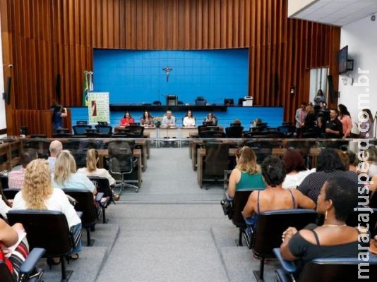 Mulheres pedem mais espaço nos partidos e cotas em Parlamento
