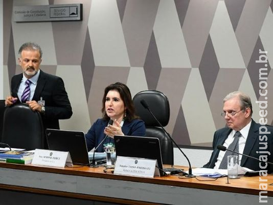 PEC que pode reduzir salários recebe críticas de parlamentares de MS PEC que pode reduzir salários recebe críticas de parlamentares de MS