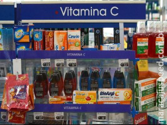 Procura por máscaras, álcool e vitamina deixa farmácias sem estoques