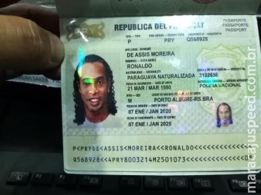 Ronaldinho Gaúcho é preso no Paraguai com suposto passaporte falso